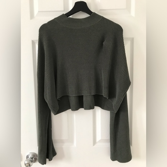 Aritzia Wilfred Flare Sleeve Top - Picture 1 of 7